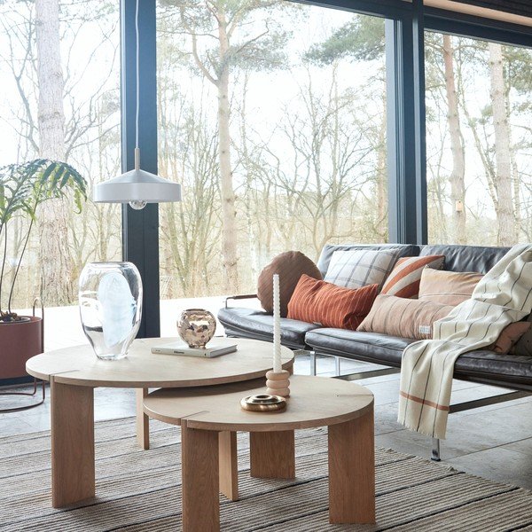 Kulatý konferenční stolek z dubového dřeva v přírodní barvě ø 65 cm Oy – OYOY Living Design-image-1