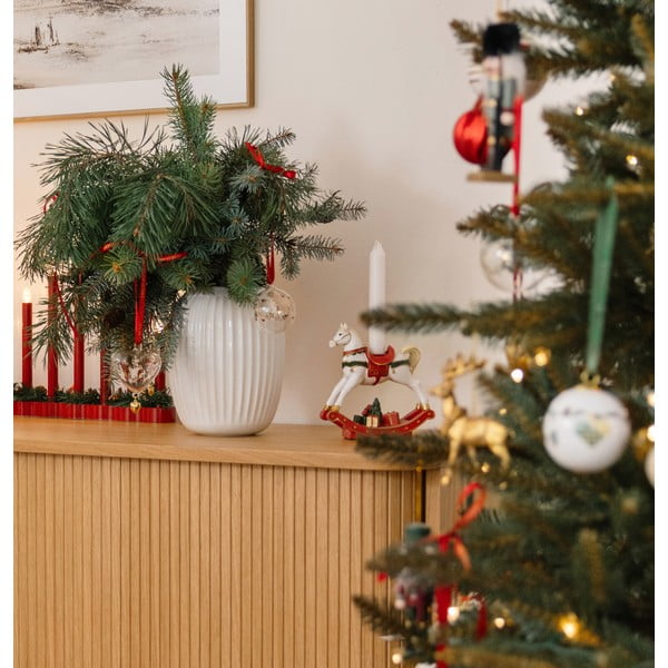 Polyresinový svícen s vánočním motivem Almine – Bloomingville-image-1