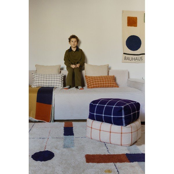 Krémový taburet Geo Block – Lorena Canals-image-1