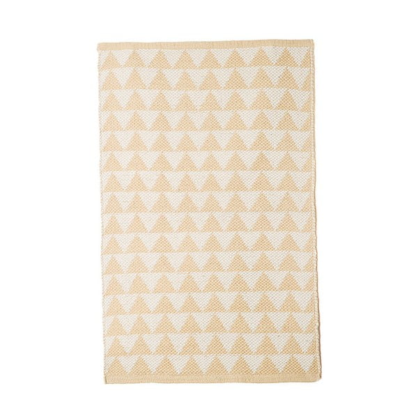 Béžový bavlněný ručně tkaný koberec Pipsa Triangle, 100 x 120 cm