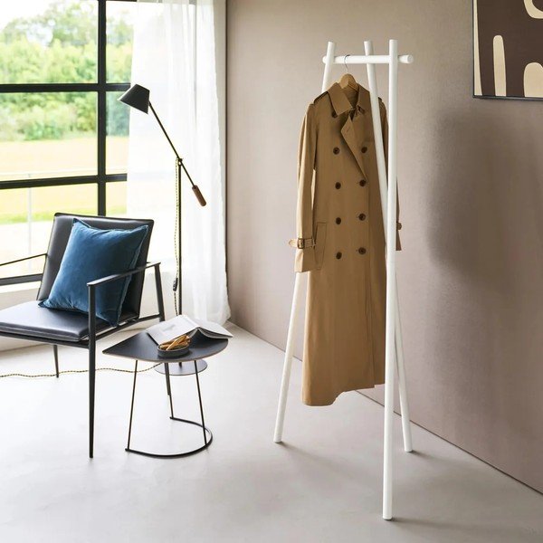 Bílý kovový věšák 43x153,5 cm Tower Tri-Post – YAMAZAKI-image-1