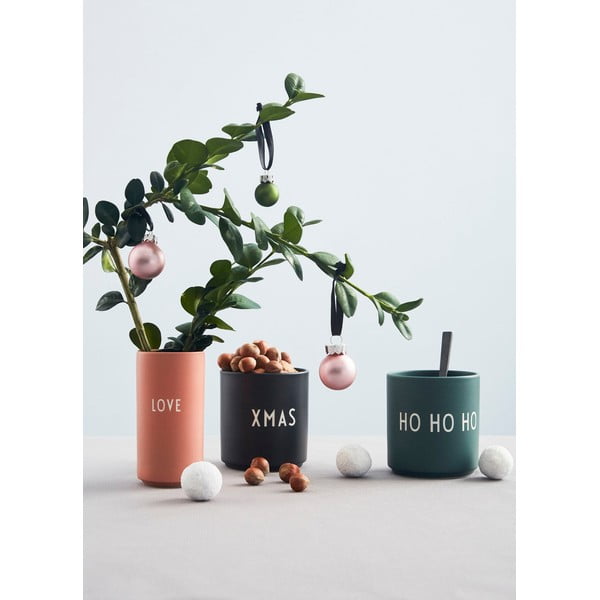 Tmavě zelený porcelánový hrnek Design Letters Favourite Ho Ho Ho-image-4