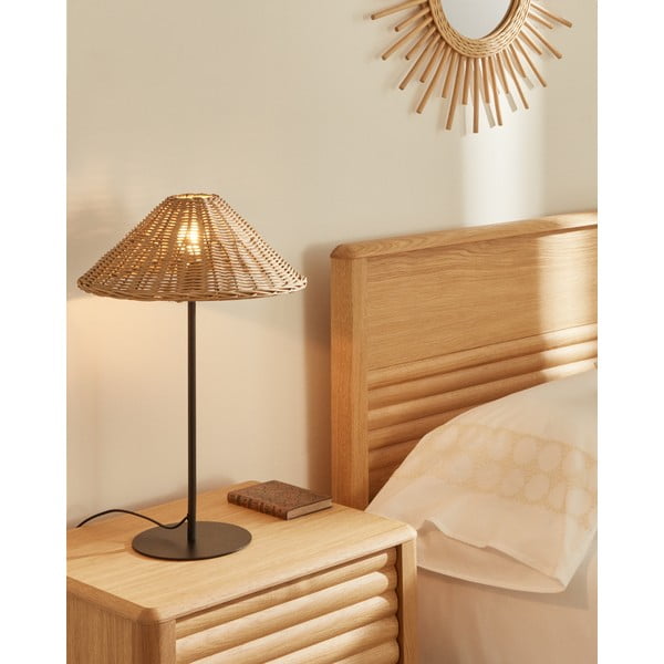 Stolní lampa s ratanovým stínidlem v černo-přírodní barvě (výška 50 cm) Urania – Kave Home-image-1