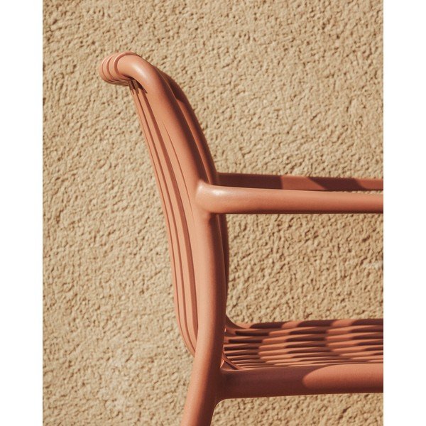 Plastová zahradní židle v terakotové barvě Isabellini – Kave Home-image-4