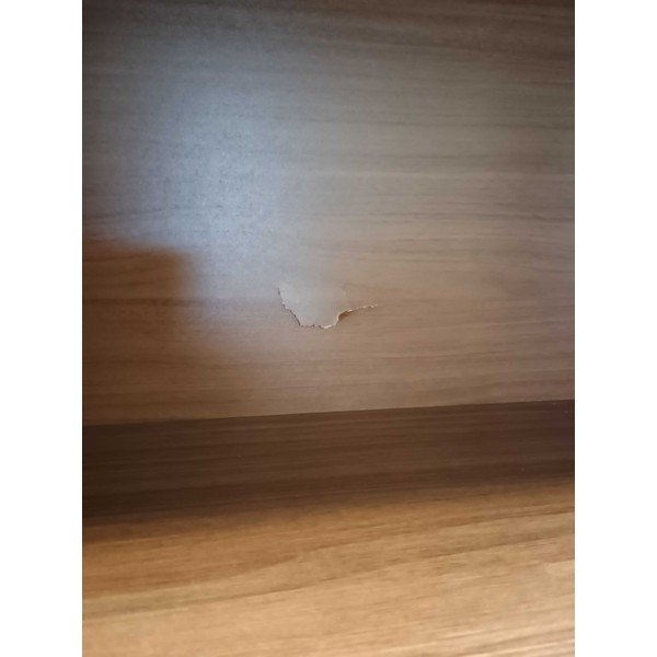 Černá/přírodní vitrína masiv borovice s posuvnými dveřmi 125x200x47 cm James - II. jakost – WOOOD-image-3