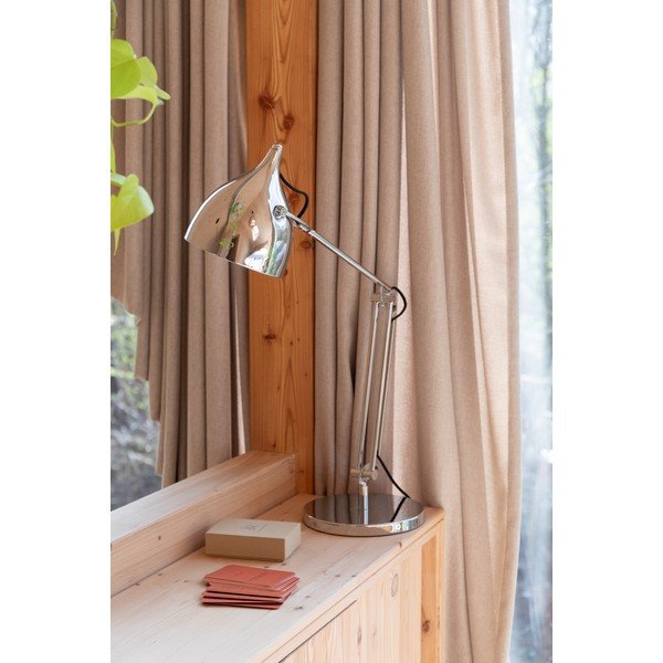 Kovová stolní lampa s ohybatelnou konstrukcí ve stříbrné barvě s kovovým stínidlem (výška 37 cm) Reader – Zuiver-image-3