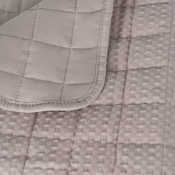 Béžový prošívaný přehoz 240x260 cm – Ixia-image-1