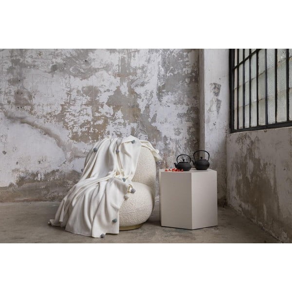 Krémový fleecový přehoz 150x200 cm Pom Pom – Mijolnir-image-2