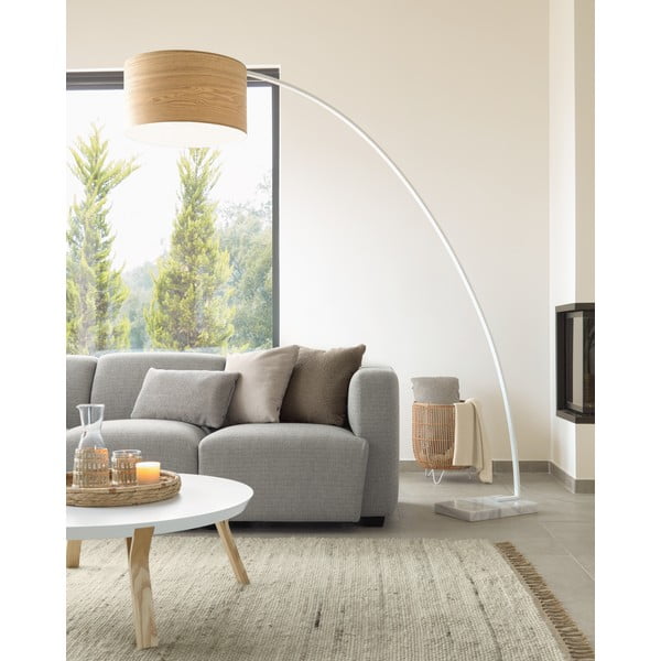 Stojací lampa s dřevěným stínidlem v bílo-přírodní barvě (výška 210 cm) Juhe Ash – Kave Home-image-1