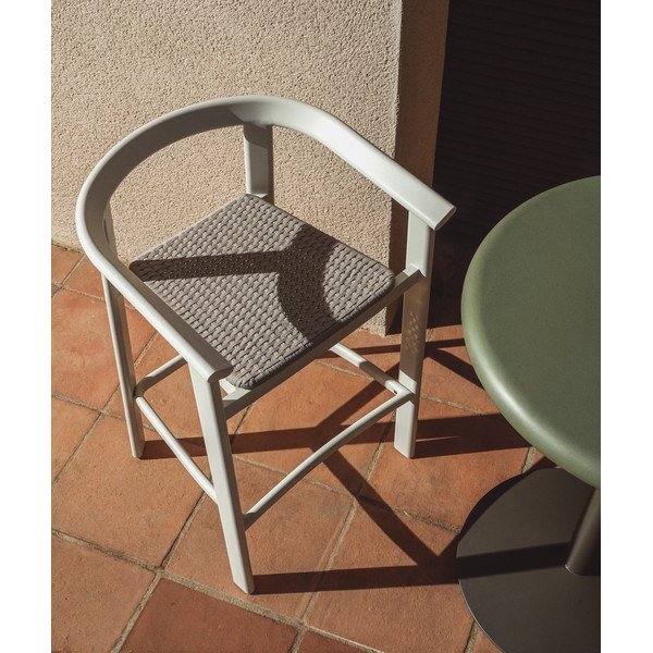 Krémová dřevěná zahradní barová židle Erice – Kave Home-image-2