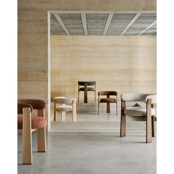 Hnědé jídelní křeslo s područkami z jasanového dřeva Granite – Kave Home-image-3
