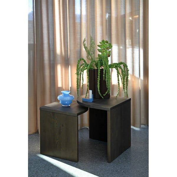 Tmavě hnědé konferenční stolky z borovicového dřeva v sadě 2 ks Combine – Karup Design-image-1