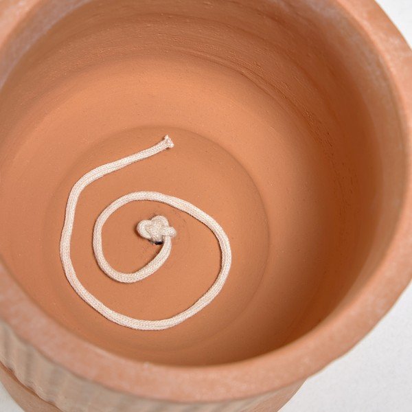 Terakotový květináč na dřevěném podstavci Kave Home Suba, výška 32 cm-image-2