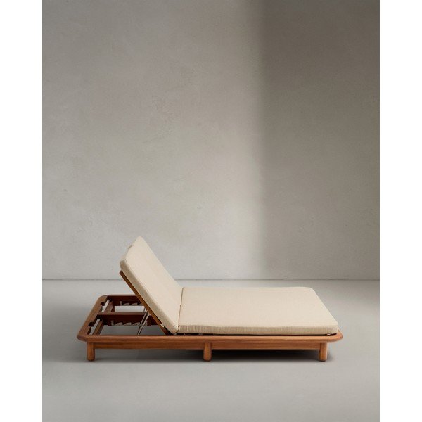 Dvoumístné dřevěné polohovací zahradní lehátko v přírodní barvě Turqueta – Kave Home-image-3