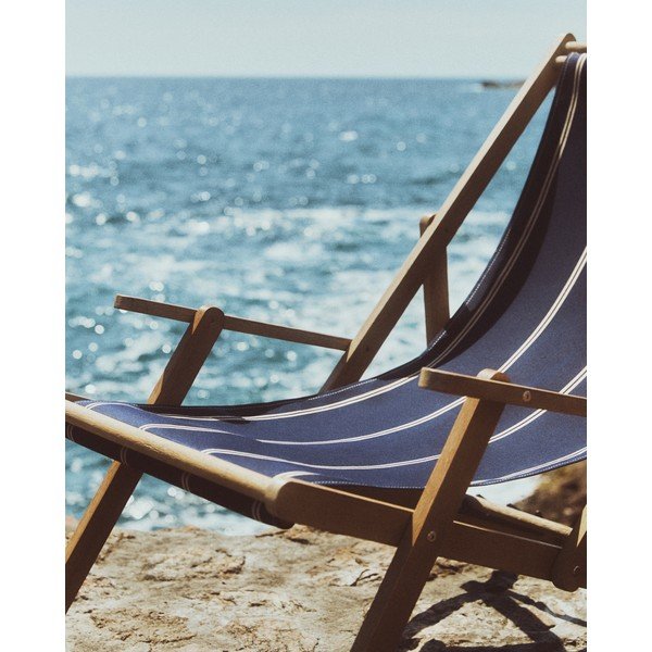 Modré dřevěné zahradní lehátko Vilara – Kave Home-image-3