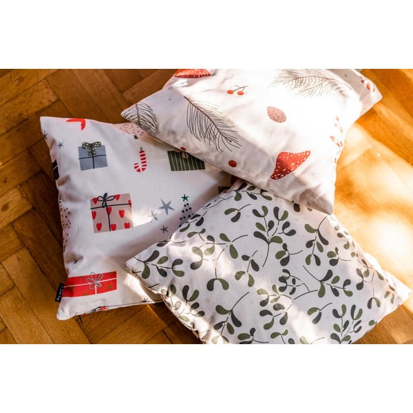 Povlaky na polštáře s vánočním motivem v sadě 4 ks 45x45 cm Santa – Butter Kings-image-4