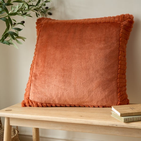 Dekorační polštář z mikroplyše 55x55 cm Velvet and Faux Fur – Catherine Lansfield-image-1