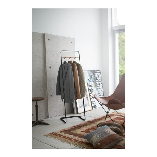 Černý kovový stojan na oblečení Tower – YAMAZAKI-image-1