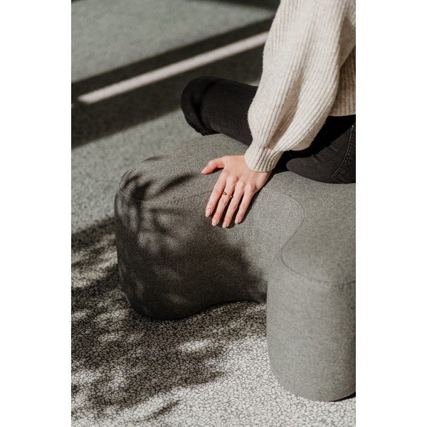 Šedý vlněný taburet Ü – noo.ma-image-2