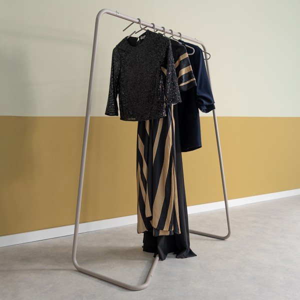 Taupe ocelový stojan na oblečení 118x160x57 cm Hang-On – Spinder Design-image-1