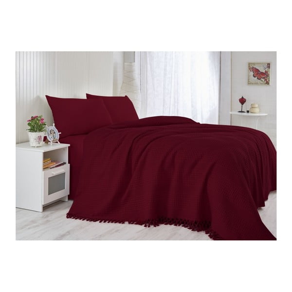 Červený přehos přes postel s ručně vázanými třásněmi Pique, 180 x 240 cm