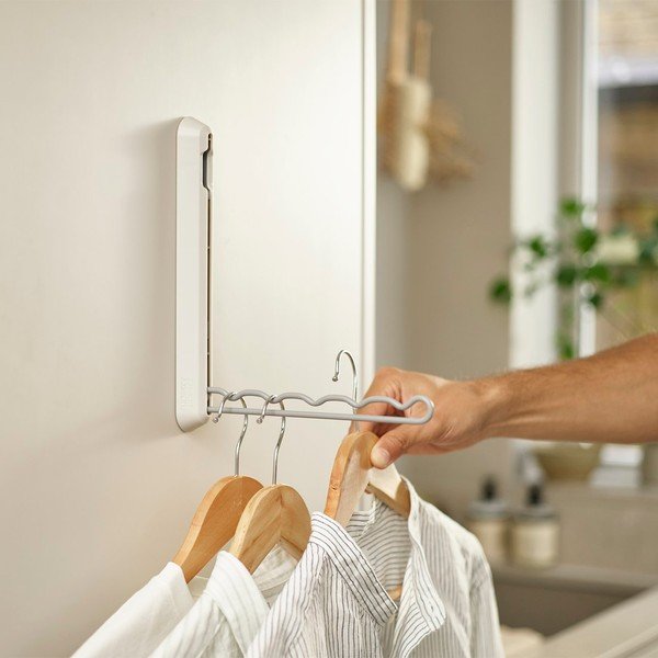 Kovový/plastový držák na ramínka Orderly – Joseph Joseph-image-1