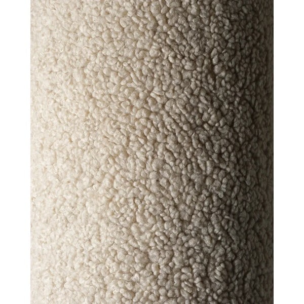 Světle hnědý dětský pohovkový polštář z textilie bouclé U – Wigiwama-image-4