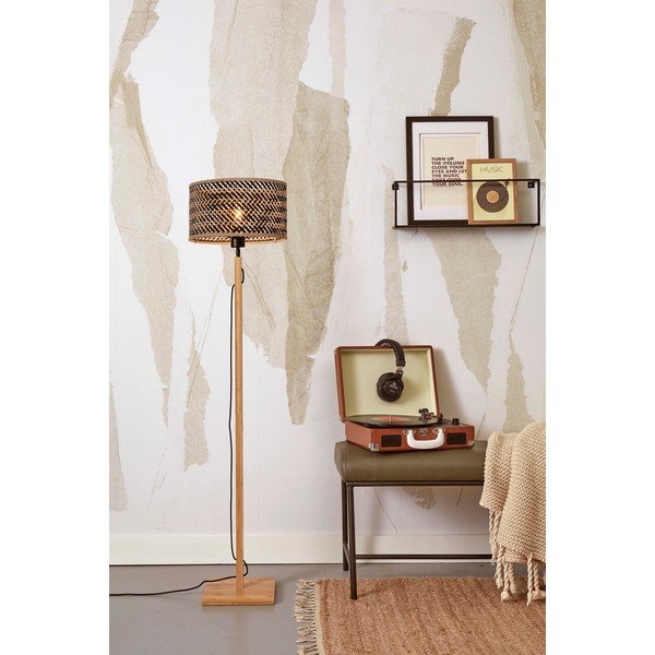Stojací lampa s bambusovým stínidlem v černo-přírodní barvě (výška 128 cm) Java – Good&Mojo-image-1