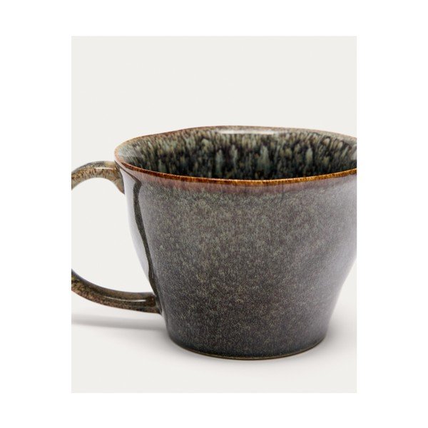 Šedý keramický hrnek Coval – Kave Home-image-4