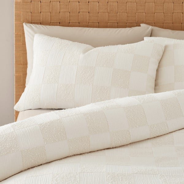 Krémové prodloužené povlečení na dvoulůžko z materiálu bouclé 230x220 cm Cosy Checkerboard – Catherine Lansfield-image-2