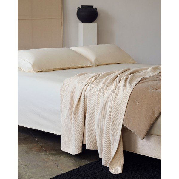 Béžová čalouněná dvoulůžková postel 150x190 cm Ofelia – Kave Home-image-2