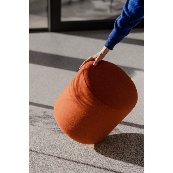 Vlněný taburet v terakotové barvě Folk – noo.ma-image-4