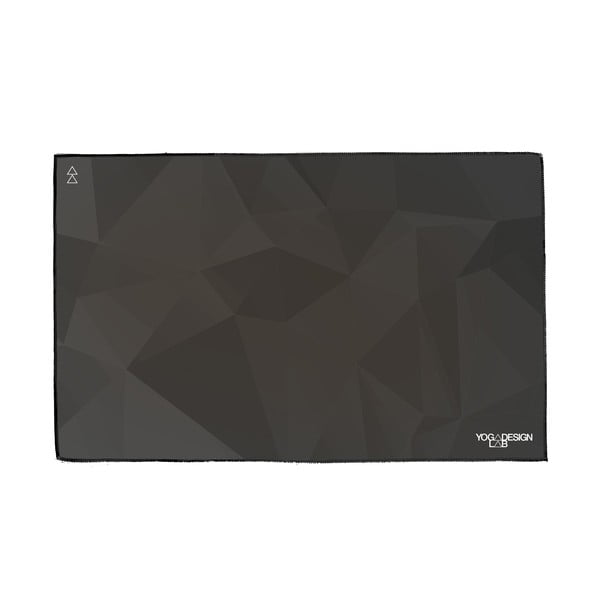 Černý ručník na jógu Yoga Design Lab Geo Night, 61 x 38 cm