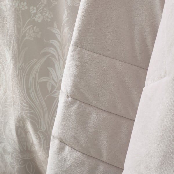 Krémový sametový prošívaný přehoz 220x230 cm Bridgerton Regal Velvet – Catherine Lansfield-image-3