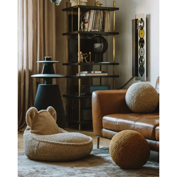 Hnědý dětský pohovkový polštář z textilie bouclé Ball – Wigiwama-image-3