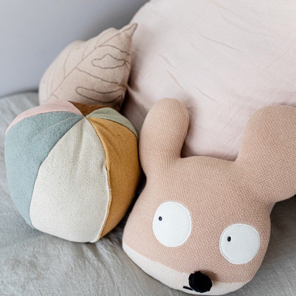 Dětský polštářek Ball – Lorena Canals-image-1