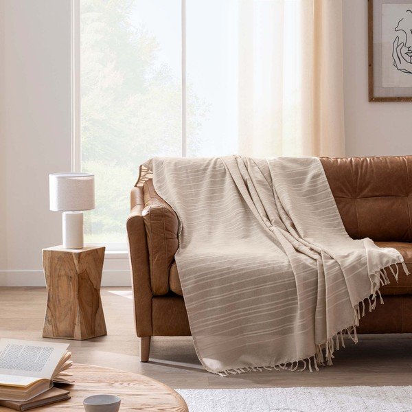 Béžový bavlněný přehoz 125x150 cm Lilia – douceur d'intérieur-image-1