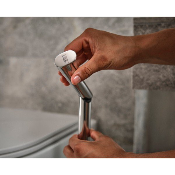 Kovový stojan na toaletní papír v leskle stříbrné barvě EasyStore Luxe – Joseph Joseph-image-4