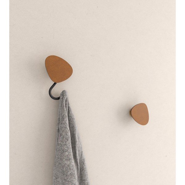 Koňakově hnědý nástěnný ocelový háček Dot S Bull – LIND DNA-image-1