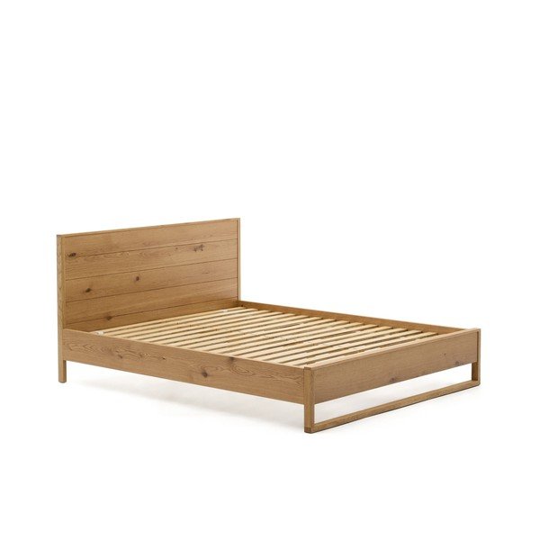 Dvoulůžková postel z dubového dřeva s roštem 180x200 cm v přírodní barvě Alguema – Kave Home