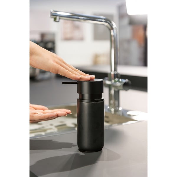 Černý keramický dávkovač mýdla Wenko Black Outdoor Kitchen Silo-image-4