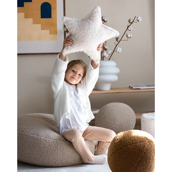 Krémový dětský pohovkový polštář z textilie bouclé Star – Wigiwama-image-1