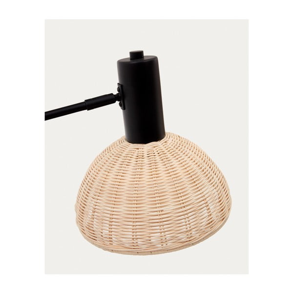 Stojací lampa s ratanovým stínidlem v černo-přírodní barvě (výška 157 cm) Damila – Kave Home-image-3