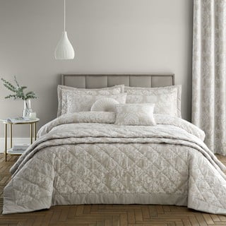 Béžový přehoz na dvoulůžko 230x220 cm Classic Damask - Catherine Lansfield