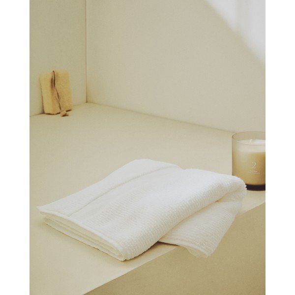 Bílý froté bavlněný ručník 30x50 cm Olvira – Kave Home-image-1