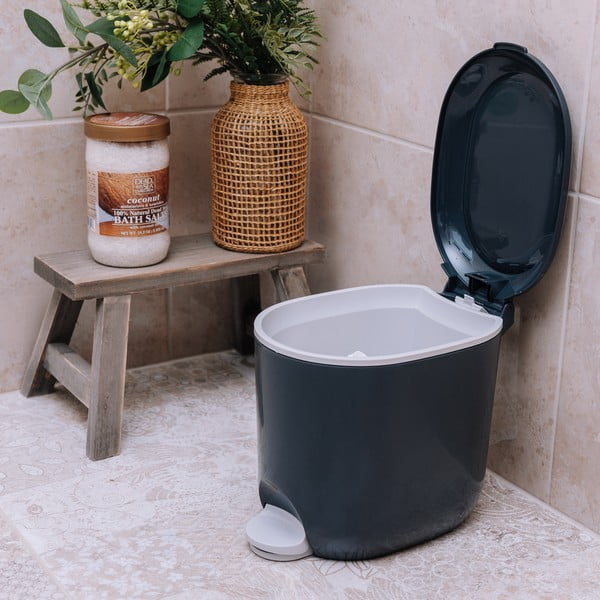 Tmavě šedý nášlapný plastový odpadkový koš 3,5 l – Addis-image-4