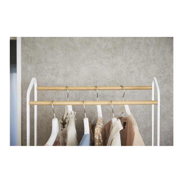 Bílý kovový pojízdný stojan na oblečení Tower – YAMAZAKI-image-4