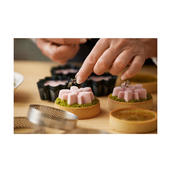 Silikonové formy na pečení muffinů v sadě 6 ks Flower – Blomsterbergs-image-4