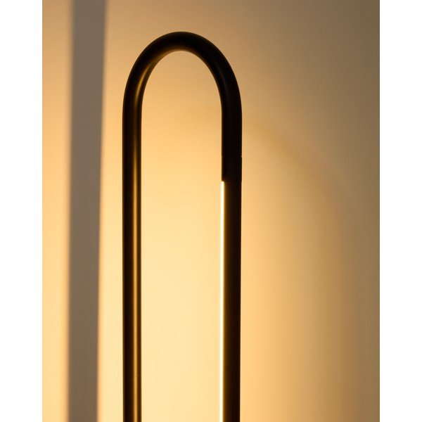 Černá LED stojací lampa (výška 120 cm) Bow – Kave Home-image-2
