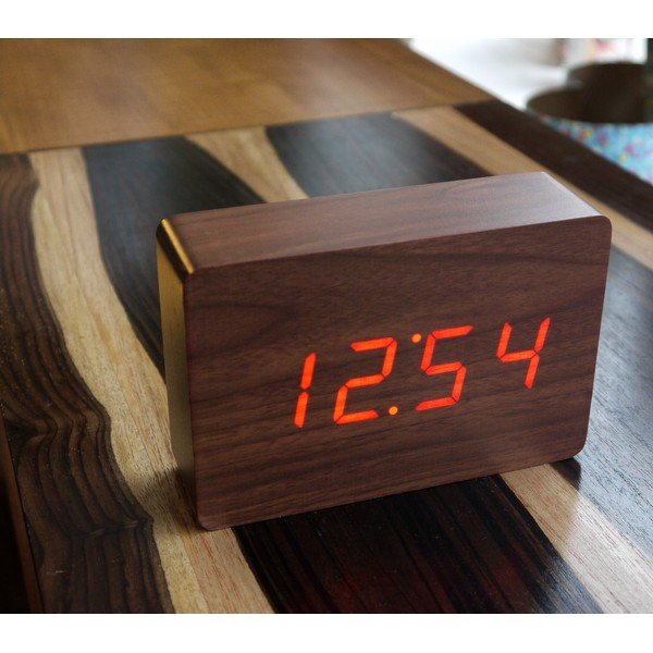 Hnědý budík s červeným LED displejem Gingko Brick Click Clock-image-1